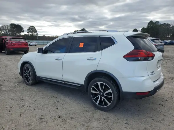 JN8AT2MV2JW327516 2018 NISSAN ROGUE - Image 2