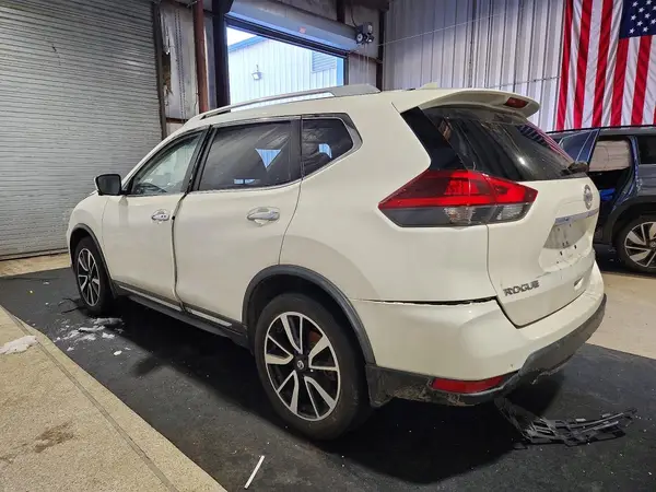 JN8AT2MV2JW340203 2018 NISSAN ROGUE - Image 2