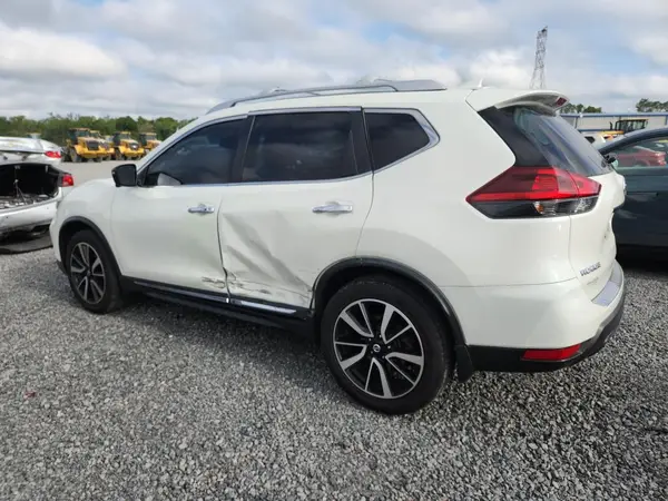 JN8AT2MV2JW348737 2018 NISSAN ROGUE - Image 2