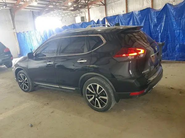 JN8AT2MV2JW348866 2018 NISSAN ROGUE - Image 2