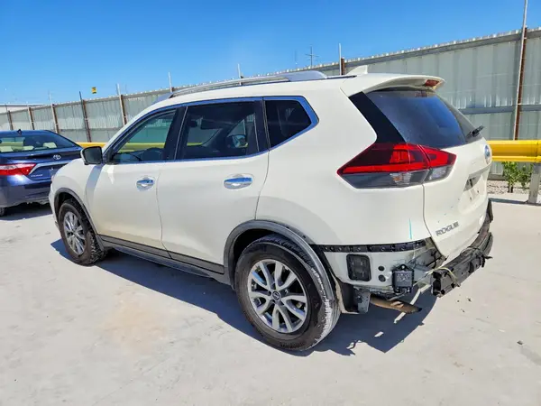 JN8AT2MV2JW353792 2018 NISSAN ROGUE - Image 2