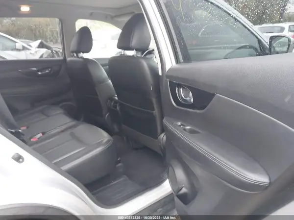 JN8AT2MV2JW354716 2018 NISSAN ROGUE - Image 8
