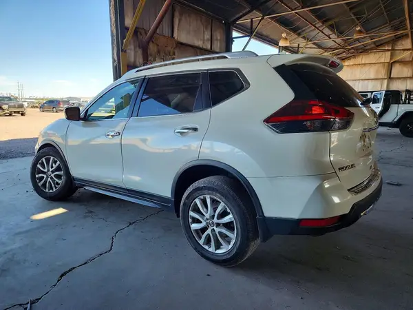 JN8AT2MV2JW354912 2018 NISSAN ROGUE - Image 2