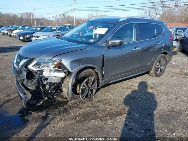 JN8AT2MV2KW370397 2019 NISSAN ROGUE - Image 2