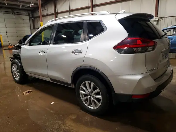 JN8AT2MV2KW370870 2019 NISSAN ROGUE - Image 2