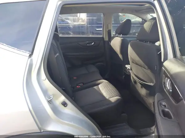 JN8AT2MV2KW371159 2019 NISSAN ROGUE - Image 8