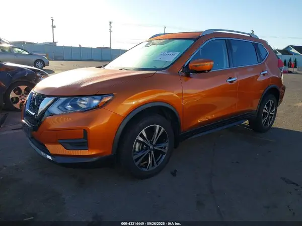 JN8AT2MV2KW371839 2019 NISSAN ROGUE - Image 2