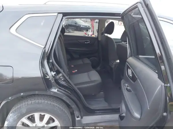 JN8AT2MV2KW379195 2019 NISSAN ROGUE - Image 8