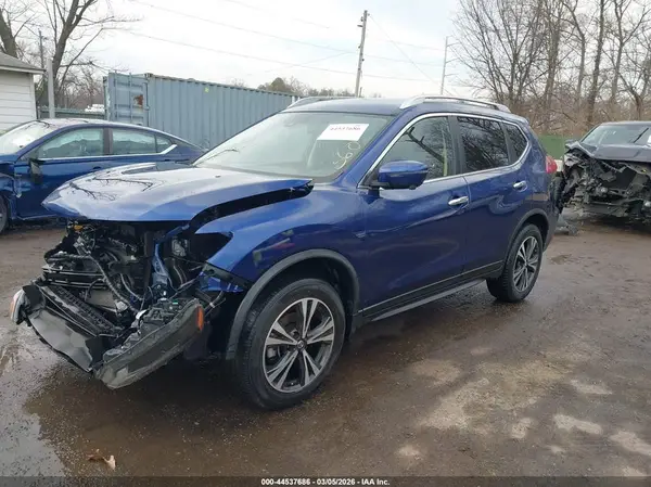 JN8AT2MV2KW381433 2019 NISSAN ROGUE - Image 2
