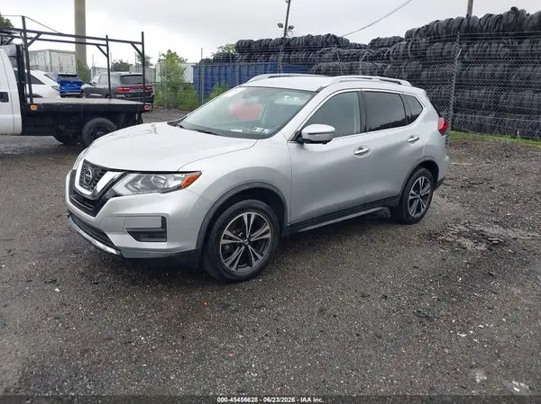 JN8AT2MV2KW384400 2019 NISSAN ROGUE - Image 2