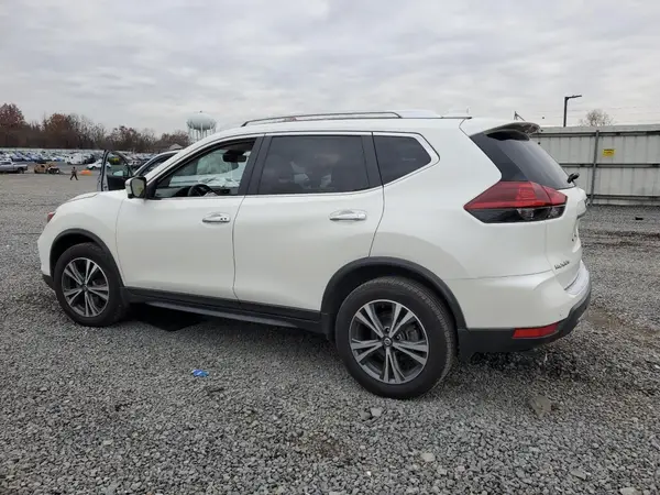 JN8AT2MV2KW384980 2019 NISSAN ROGUE - Image 2