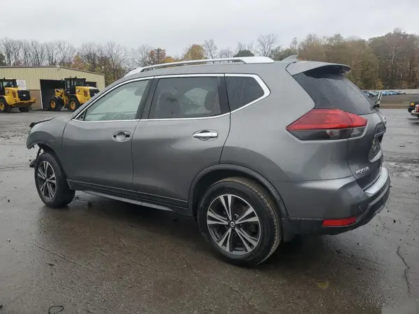 JN8AT2MV2KW387703 2019 NISSAN ROGUE - Image 2