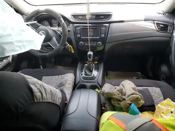 JN8AT2MV2KW388916 2019 NISSAN ROGUE - Image 8