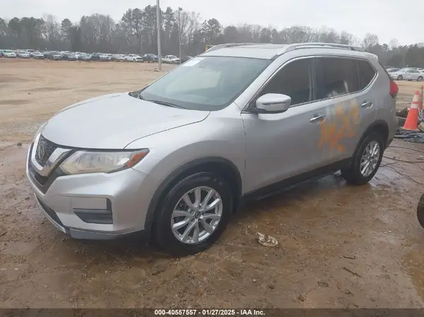 JN8AT2MV2KW389810 2019 NISSAN ROGUE - Image 2