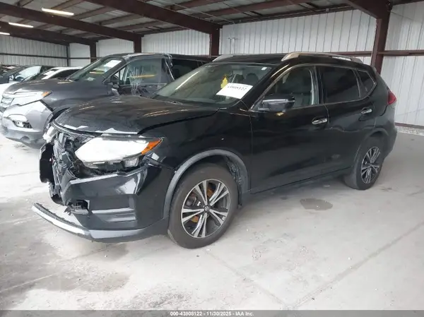 JN8AT2MV2KW390486 2019 NISSAN ROGUE - Image 2