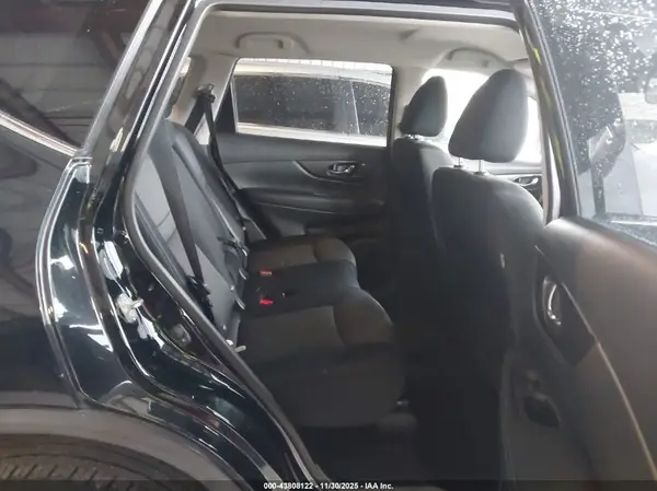 JN8AT2MV2KW390486 2019 NISSAN ROGUE - Image 8