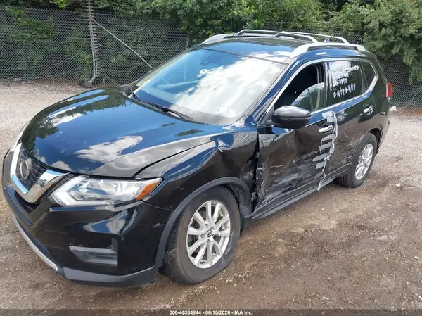 JN8AT2MV2KW391587 2019 NISSAN ROGUE - Image 2