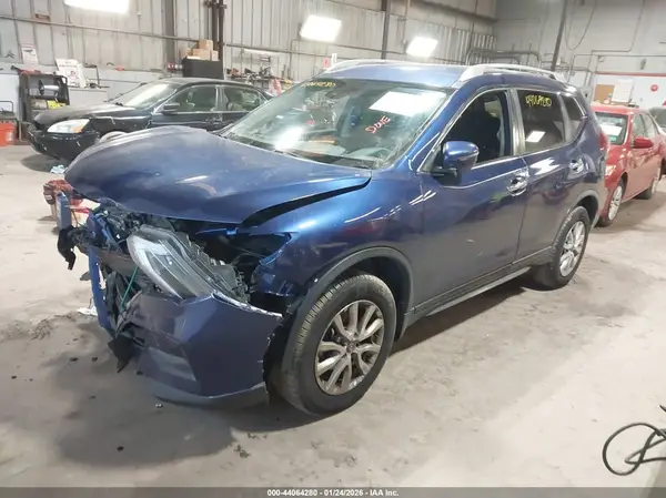 JN8AT2MV2KW393646 2019 NISSAN ROGUE - Image 2