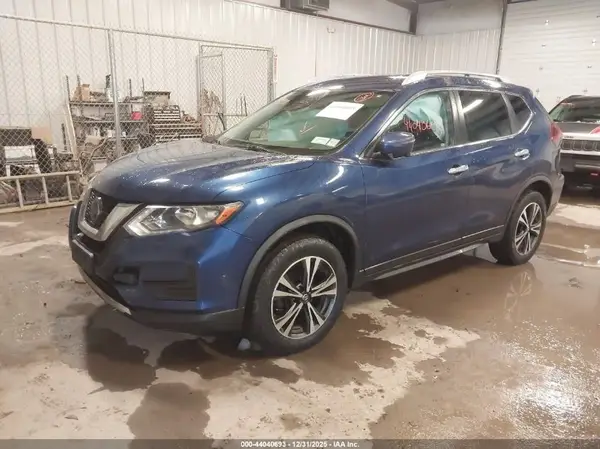 JN8AT2MV2KW394179 2019 NISSAN ROGUE - Image 2