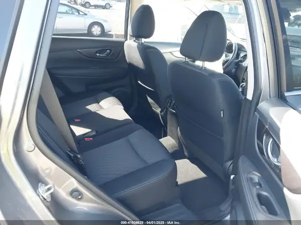 JN8AT2MV2KW396353 2019 NISSAN ROGUE - Image 8