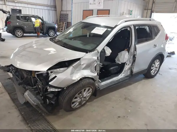 JN8AT2MV2KW397731 2019 NISSAN ROGUE - Image 2