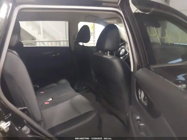 JN8AT2MV2KW401292 2019 NISSAN ROGUE - Image 8