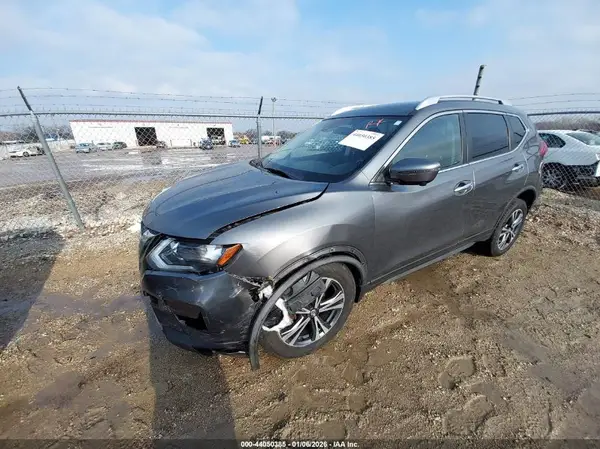 JN8AT2MV2KW402104 2019 NISSAN ROGUE - Image 2