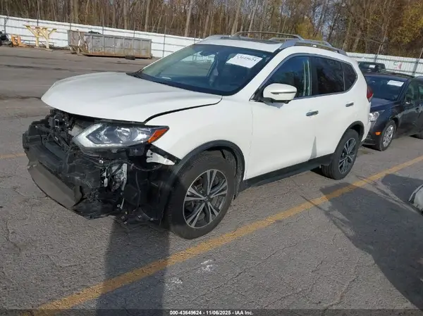 JN8AT2MV2LW108865 2020 NISSAN ROGUE - Image 2