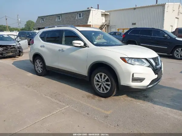 JN8AT2MV2LW112818 2020 NISSAN ROGUE - Image 1