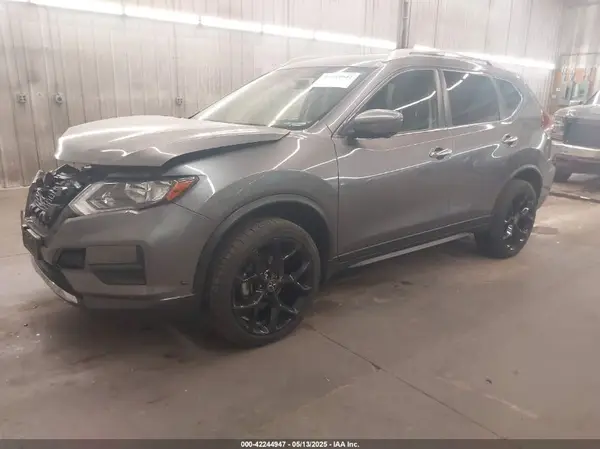 JN8AT2MV2LW118893 2020 NISSAN ROGUE - Image 2