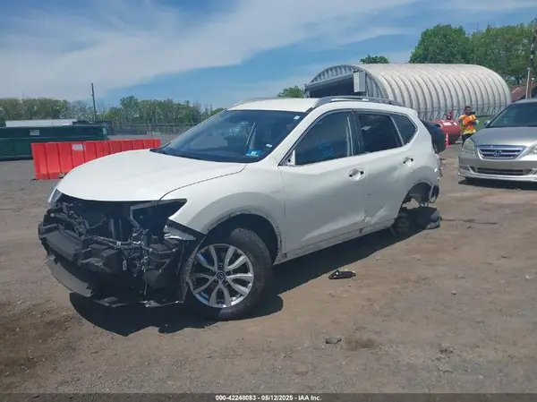 JN8AT2MV2LW136911 2020 NISSAN ROGUE - Image 2