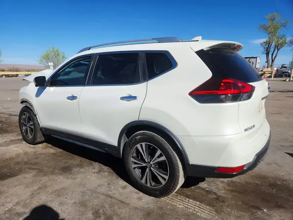 JN8AT2MV2LW138531 2020 NISSAN ROGUE - Image 2