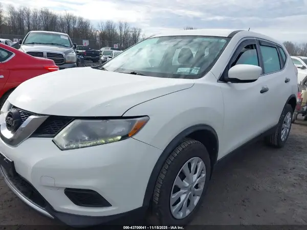 JN8AT2MV3GW140326 2016 NISSAN ROGUE - Image 2