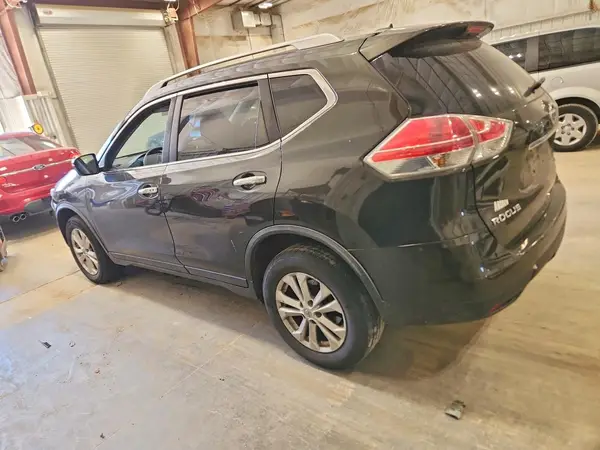 JN8AT2MV3GW141492 2016 NISSAN ROGUE - Image 2