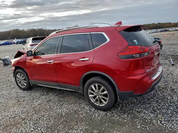 JN8AT2MV3HW000715 2017 NISSAN ROGUE - Image 2