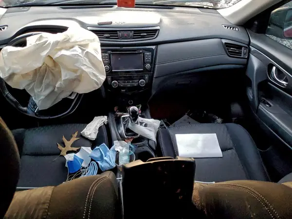 JN8AT2MV3HW000715 2017 NISSAN ROGUE - Image 8