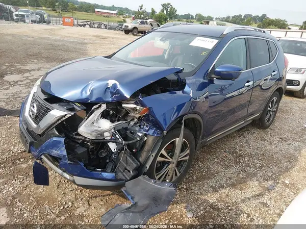 JN8AT2MV3HW001458 2017 NISSAN ROGUE - Image 2