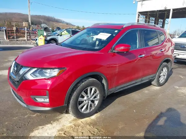 JN8AT2MV3HW005848 2017 NISSAN ROGUE - Image 2