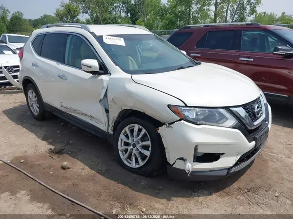 JN8AT2MV3HW006126 2017 NISSAN ROGUE - Image 1