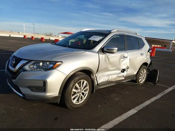 JN8AT2MV3HW006563 2017 NISSAN ROGUE - Image 2