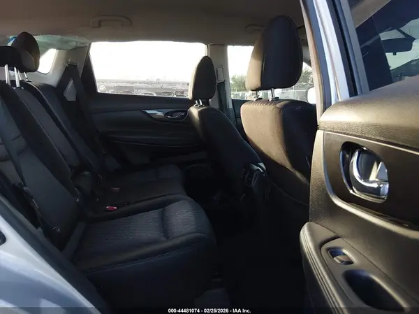 JN8AT2MV3HW006563 2017 NISSAN ROGUE - Image 8