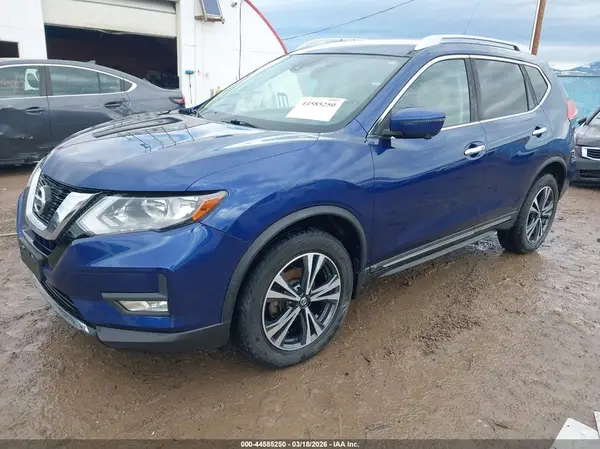JN8AT2MV3HW008619 2017 NISSAN ROGUE - Image 2