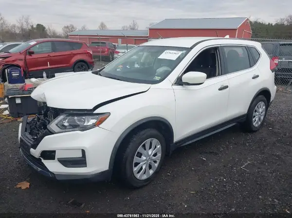 JN8AT2MV3HW012380 2017 NISSAN ROGUE - Image 2