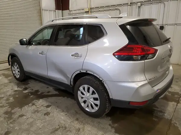 JN8AT2MV3HW012573 2017 NISSAN ROGUE - Image 2