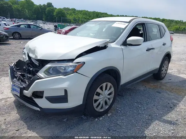 JN8AT2MV3HW013688 2017 NISSAN ROGUE - Image 2
