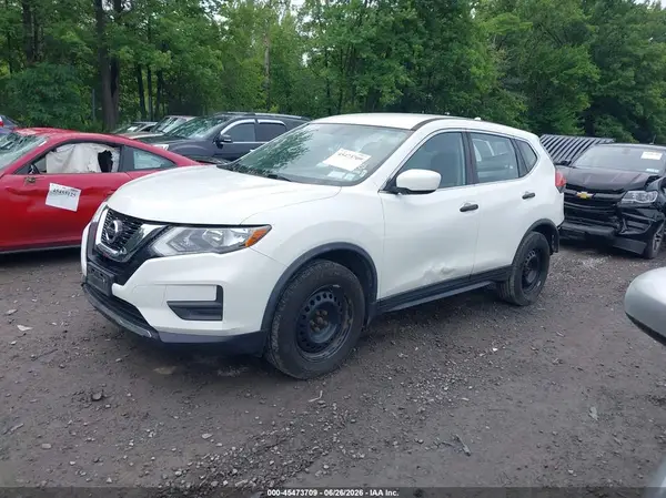 JN8AT2MV3HW013979 2017 NISSAN ROGUE - Image 2