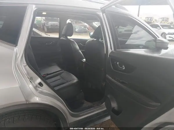 JN8AT2MV3HW014663 2017 NISSAN ROGUE - Image 8