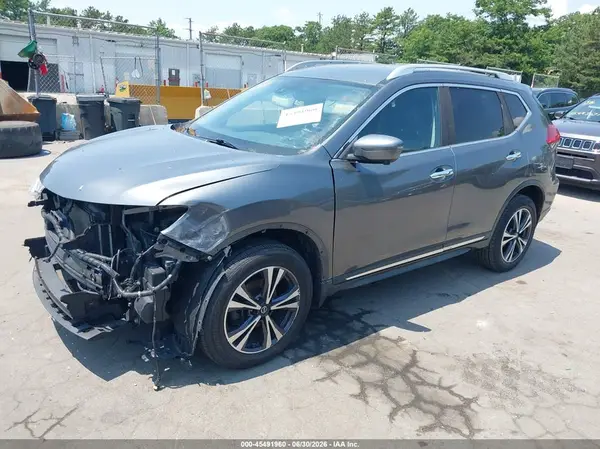 JN8AT2MV3HW016235 2017 NISSAN ROGUE - Image 2