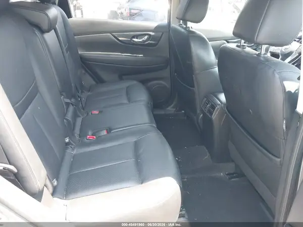 JN8AT2MV3HW016235 2017 NISSAN ROGUE - Image 8