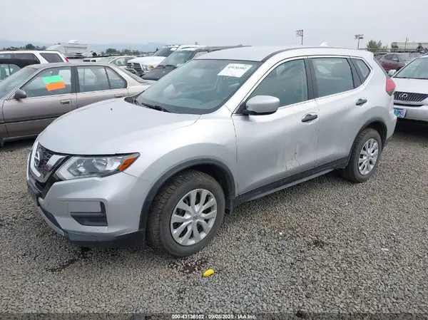 JN8AT2MV3HW016798 2017 NISSAN ROGUE - Image 2